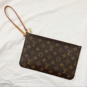 Like new! LOUIS Vuitton Wristlet Brown LV monogram